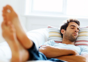 man sleeping on couch lose weight fast