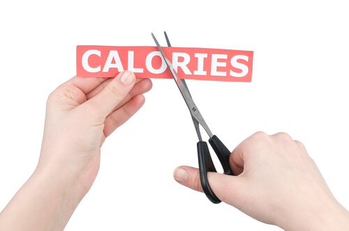 how many calories should a man eat to lose weight